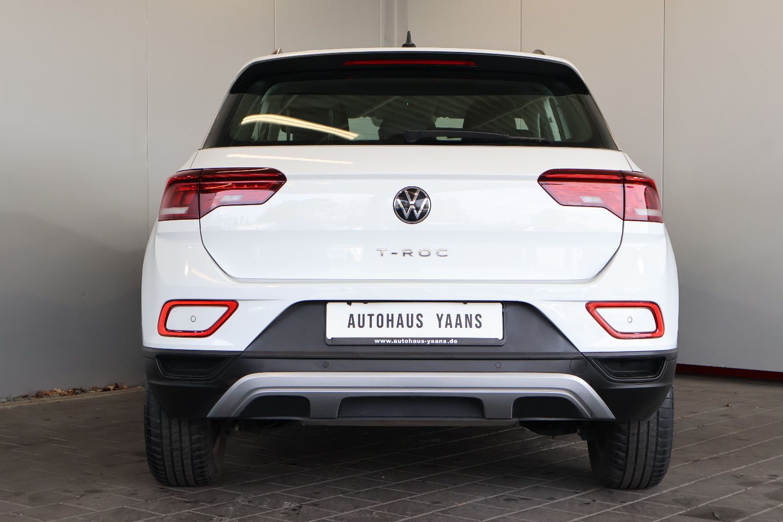 Volkswagen T-Roc 2022 г. Белый, пробег 58870 км