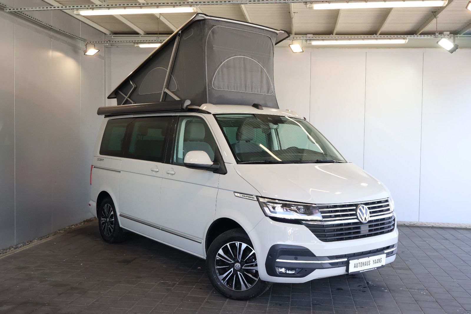 Volkswagen 8 series 2023 г. Серый, пробег 53000 км