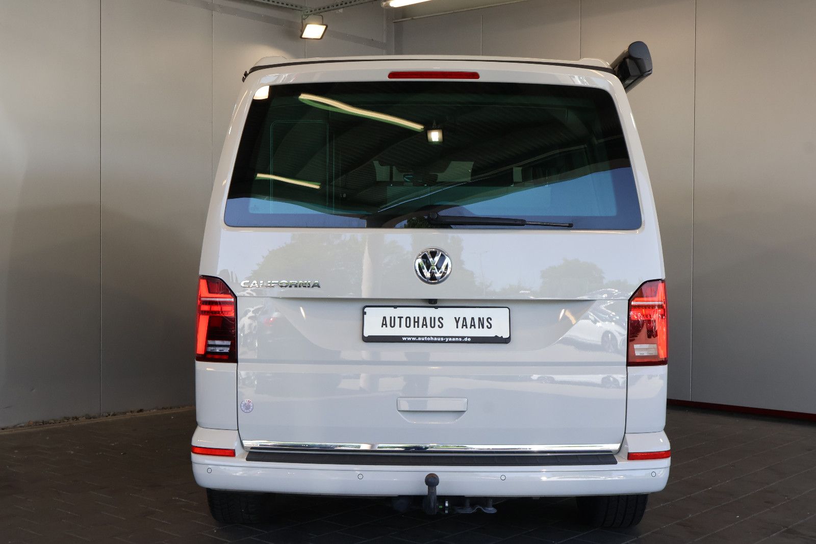 Volkswagen 8 series 2023 г. Серый, пробег 53000 км