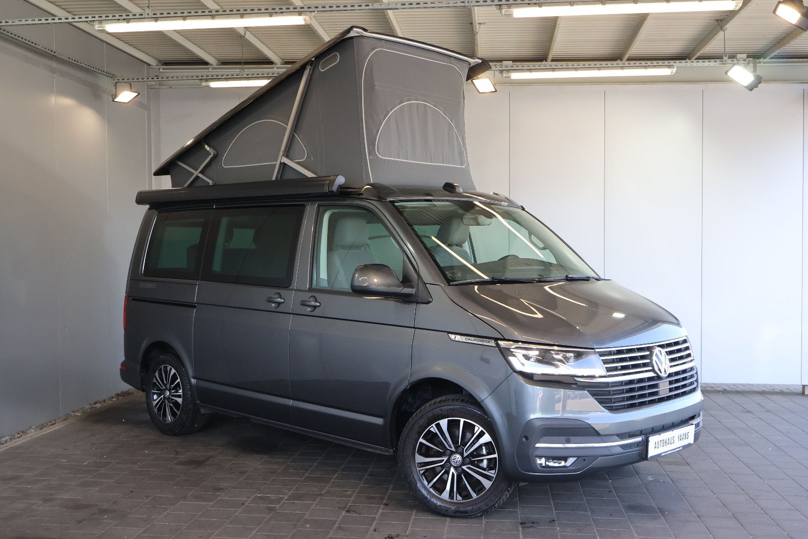 Volkswagen 8 series 2024 г. Серый, пробег 57490 км
