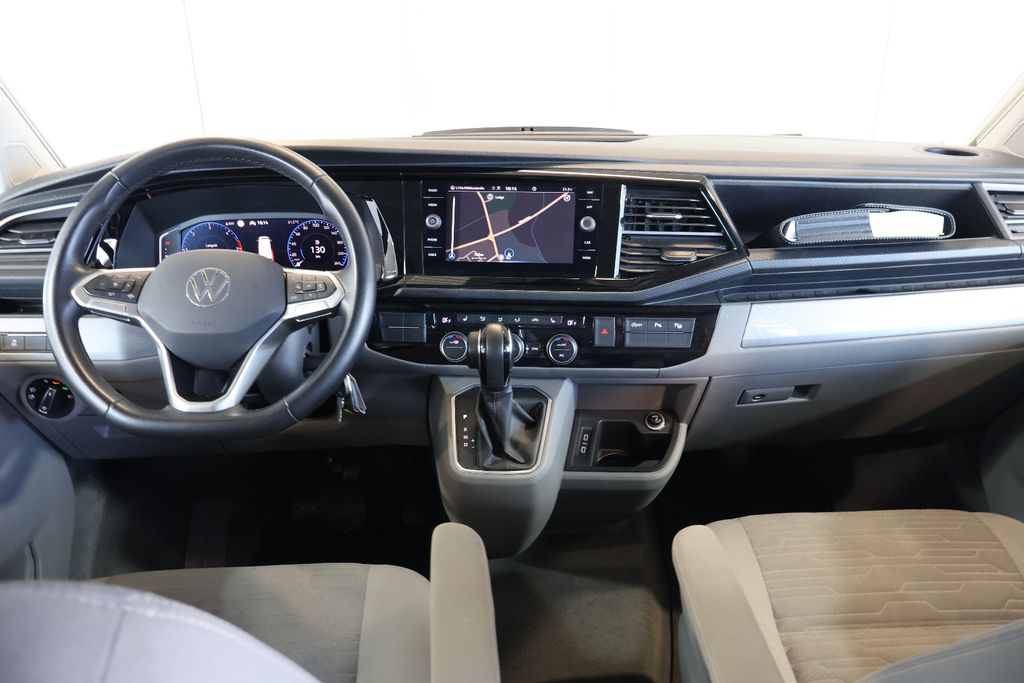 Volkswagen 8 series 2024 г. Серый, пробег 57490 км