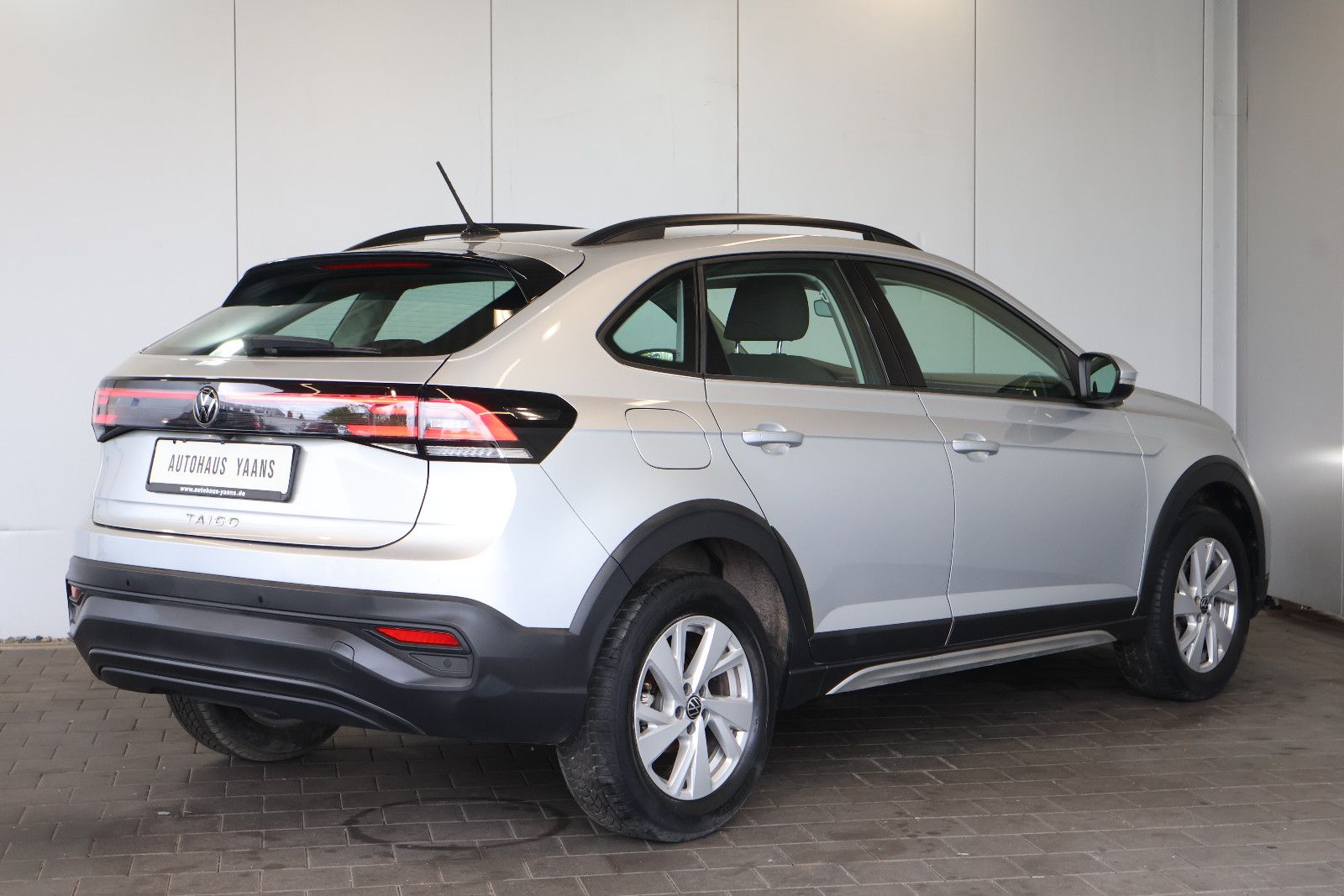 Volkswagen Taigo 2023 г. Серебристый, пробег 59180 км