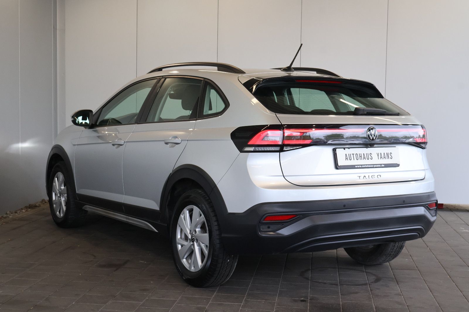 Volkswagen Taigo 2023 г. Серебристый, пробег 59180 км