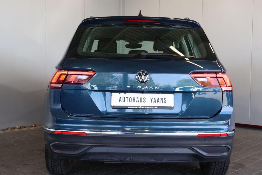 Volkswagen Tiguan 2022 г. Синий, пробег 57420 км