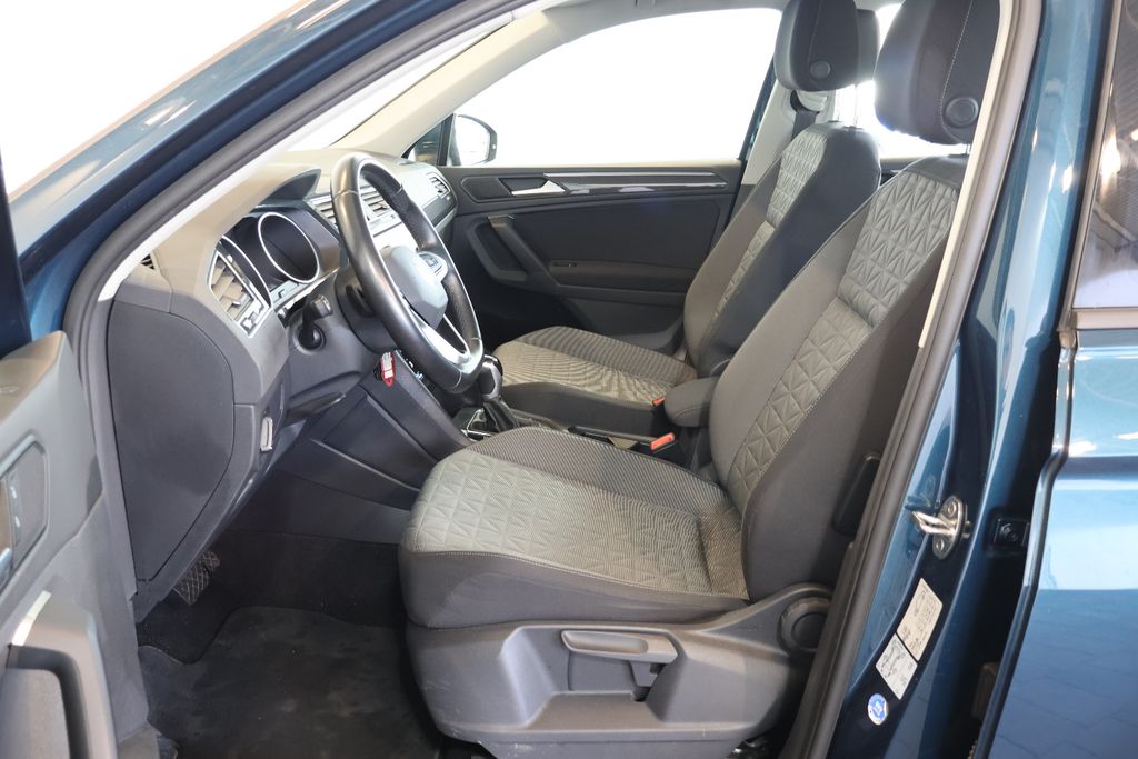 Volkswagen Tiguan 2022 г. Синий, пробег 57420 км