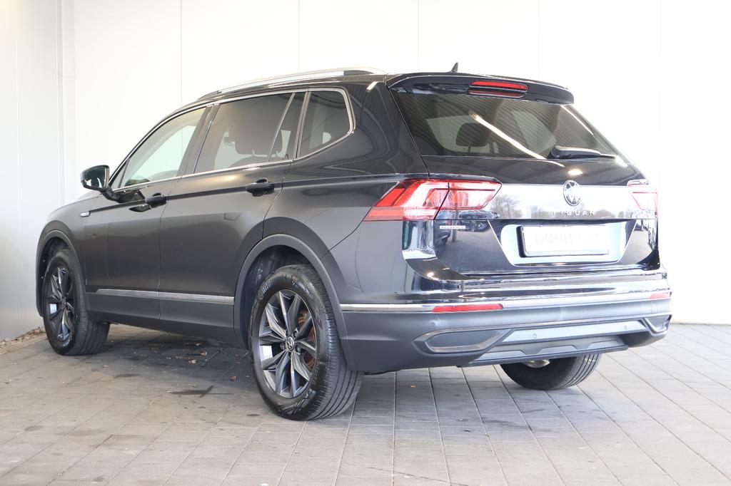 Volkswagen TIGUAN ALLSPACE 2022 г. Чёрный, пробег 48200 км