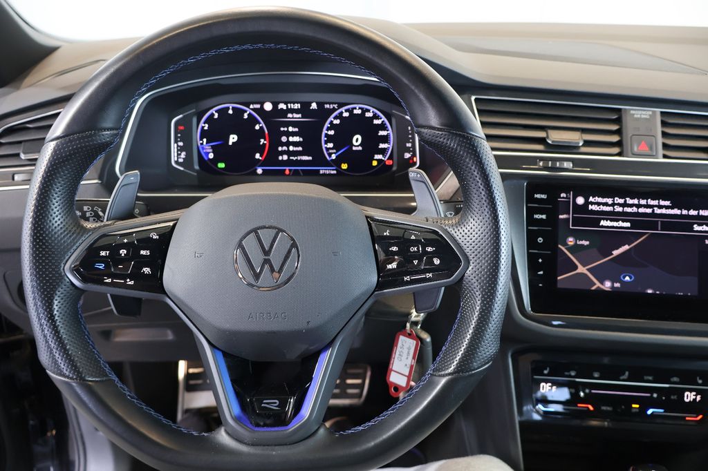 Volkswagen Tiguan 2022 г. Чёрный, пробег 37150 км