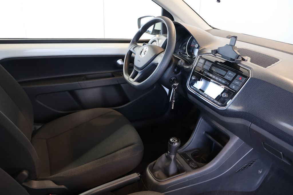 Volkswagen up! 2021 г. Белый, пробег 39950 км