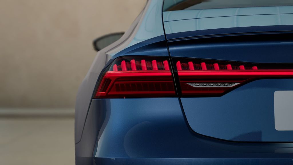 Audi A7 2025 г. Синий, пробег 17272 км