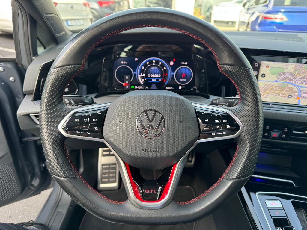 Volkswagen Golf 2024 г. Серый, пробег 32445 км