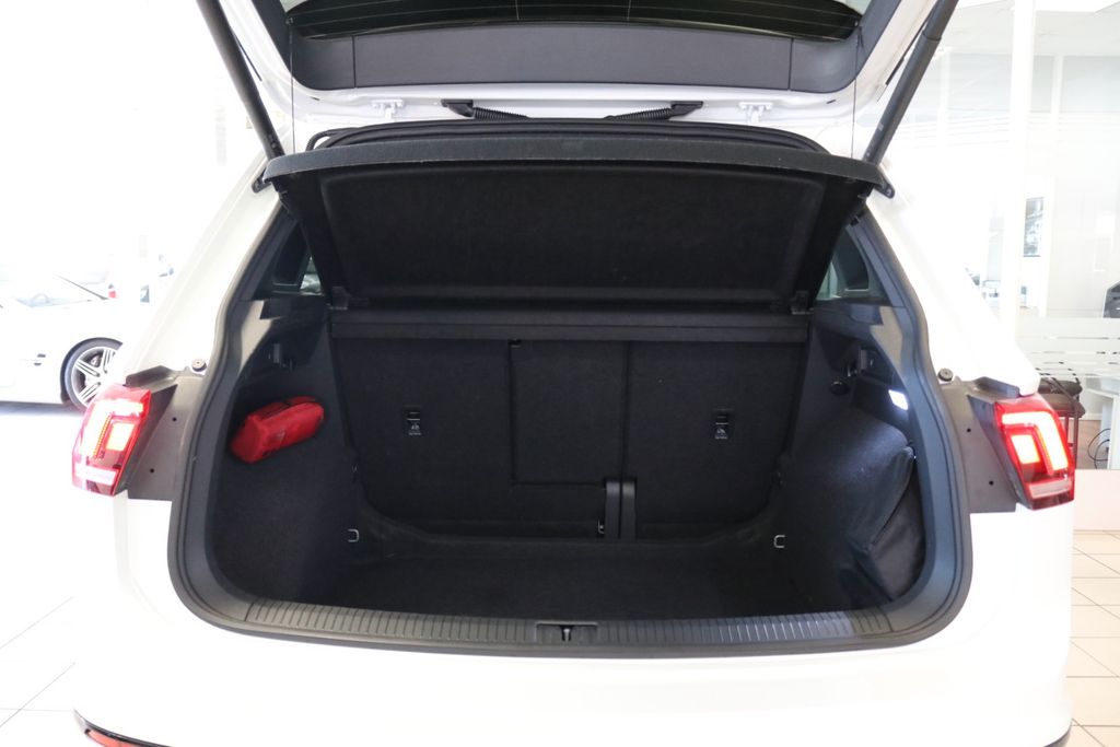 Volkswagen Tiguan 2022 г. Белый, пробег 51013 км