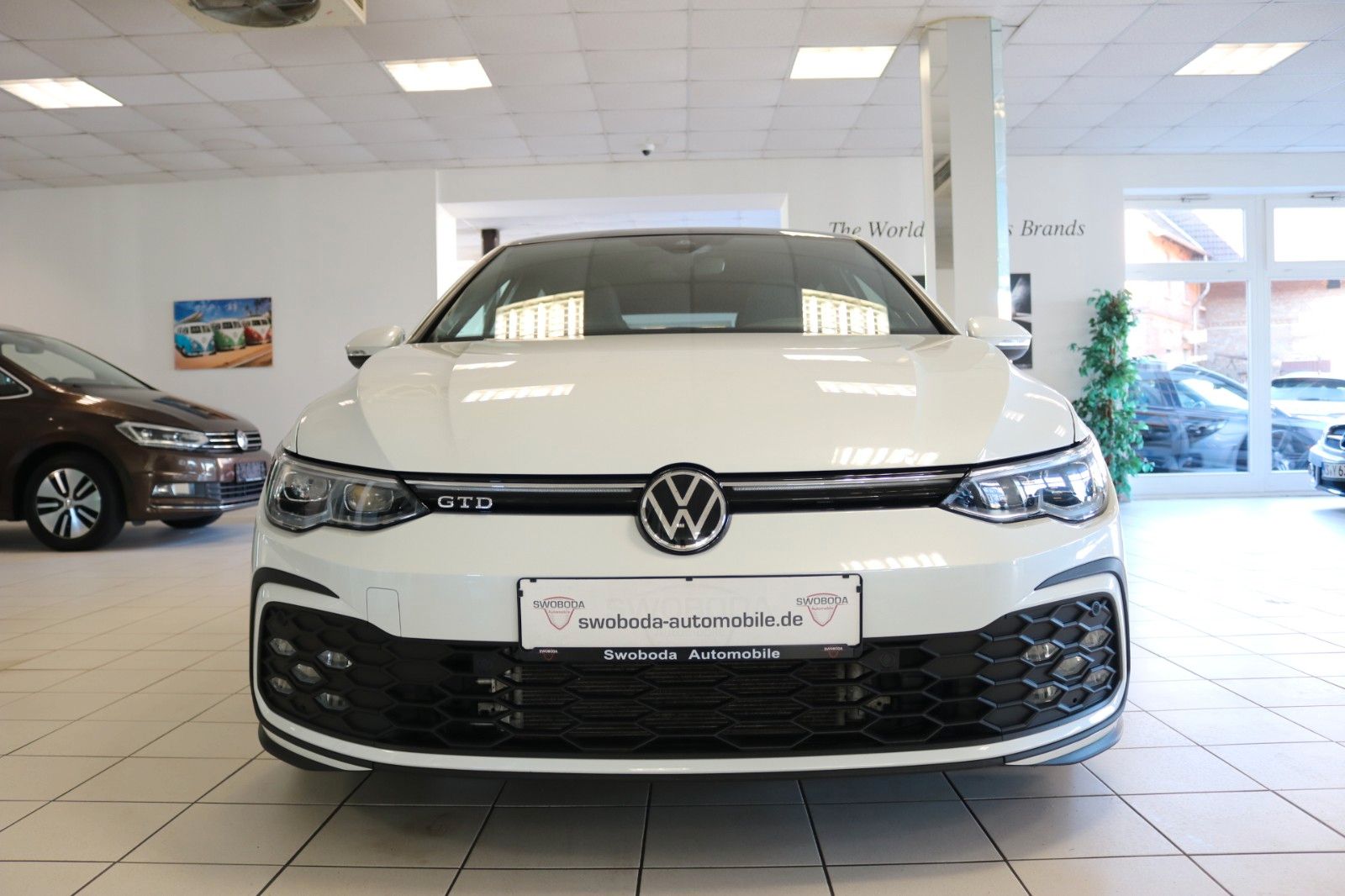 Volkswagen Golf 2021 г. Белый, пробег 54952 км