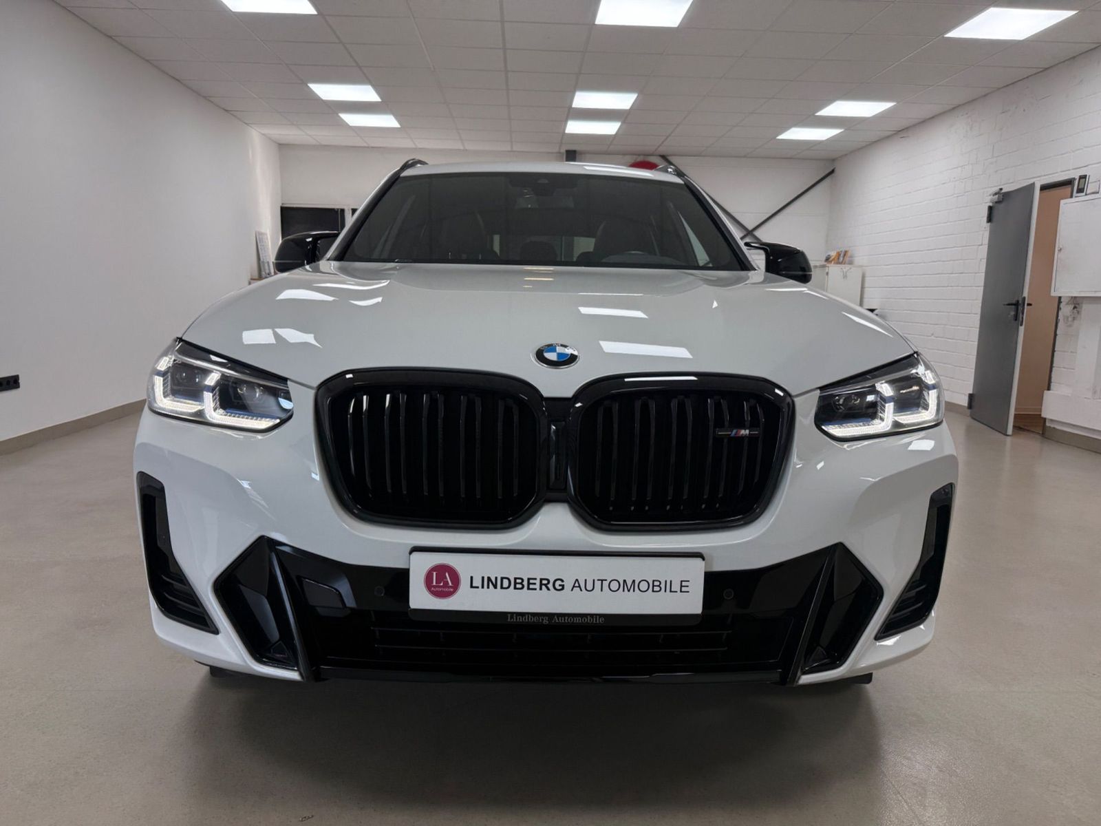 BMW X3 2023 г. Белый, пробег 31650 км