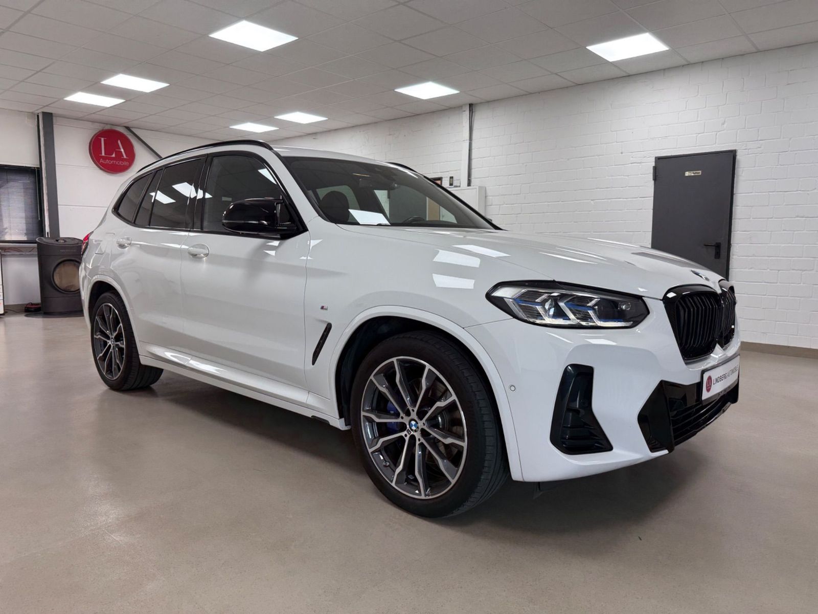 BMW X3 2023 г. Белый, пробег 31650 км