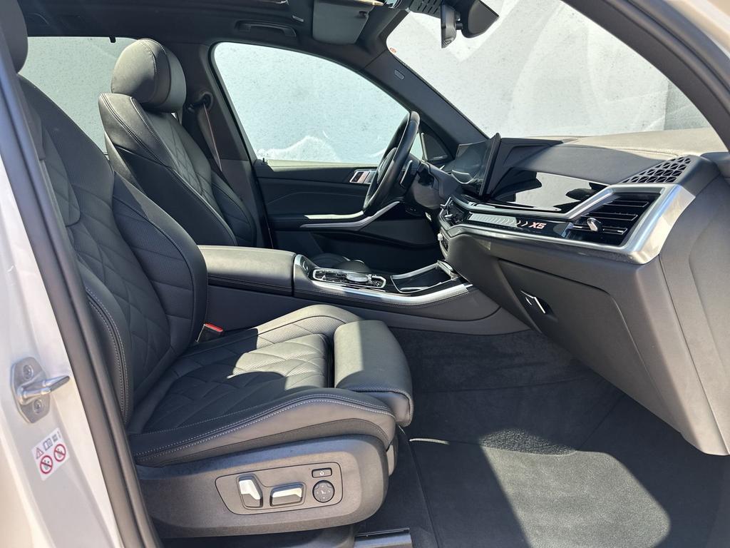 BMW X5 2023 г. Белый, пробег 51431 км