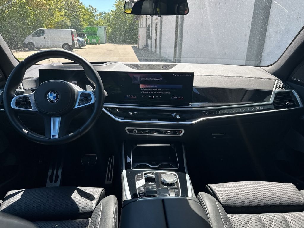 BMW X5 2023 г. Белый, пробег 51431 км