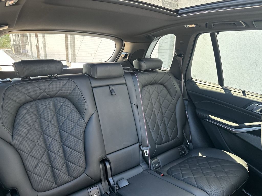 BMW X5 2023 г. Белый, пробег 51431 км