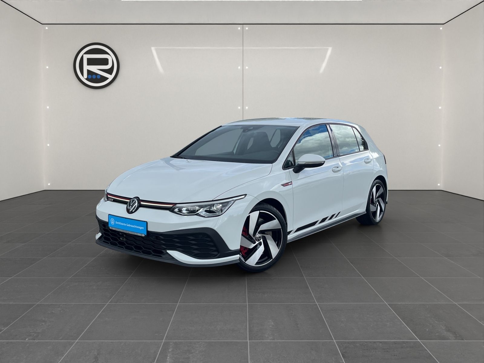 Volkswagen Golf 2024 г. Белый, пробег 29092 км