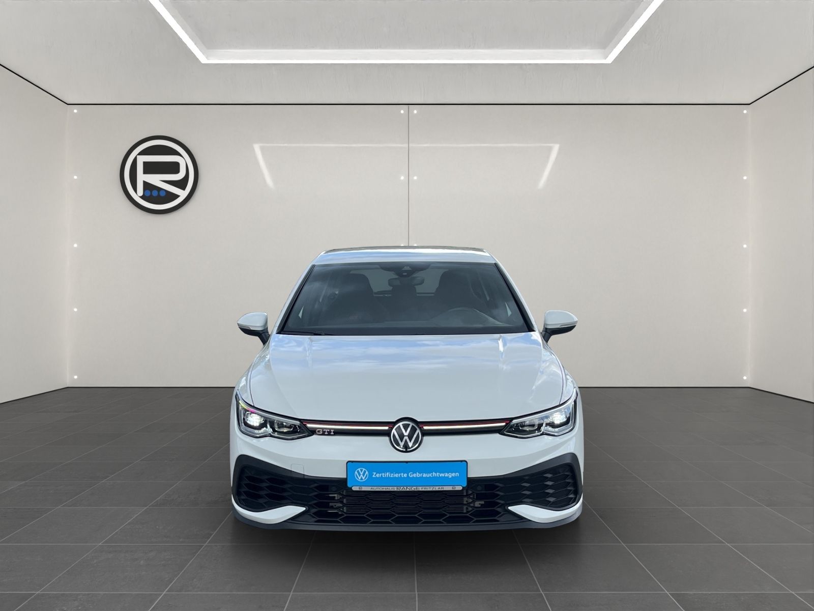 Volkswagen Golf 2024 г. Белый, пробег 29092 км