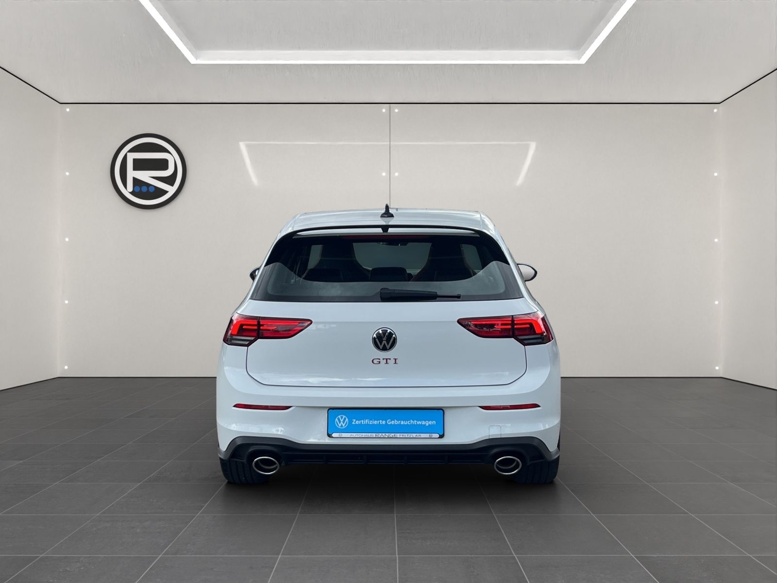 Volkswagen Golf 2024 г. Белый, пробег 29092 км