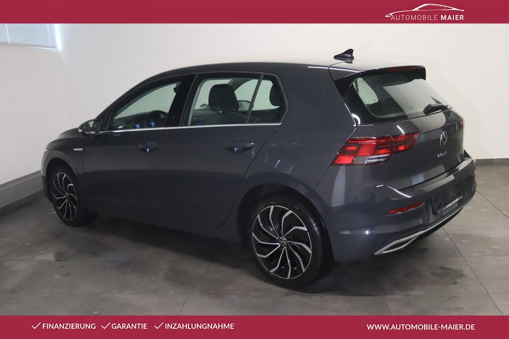 Volkswagen Golf 2024 г. Серый, пробег 35400 км