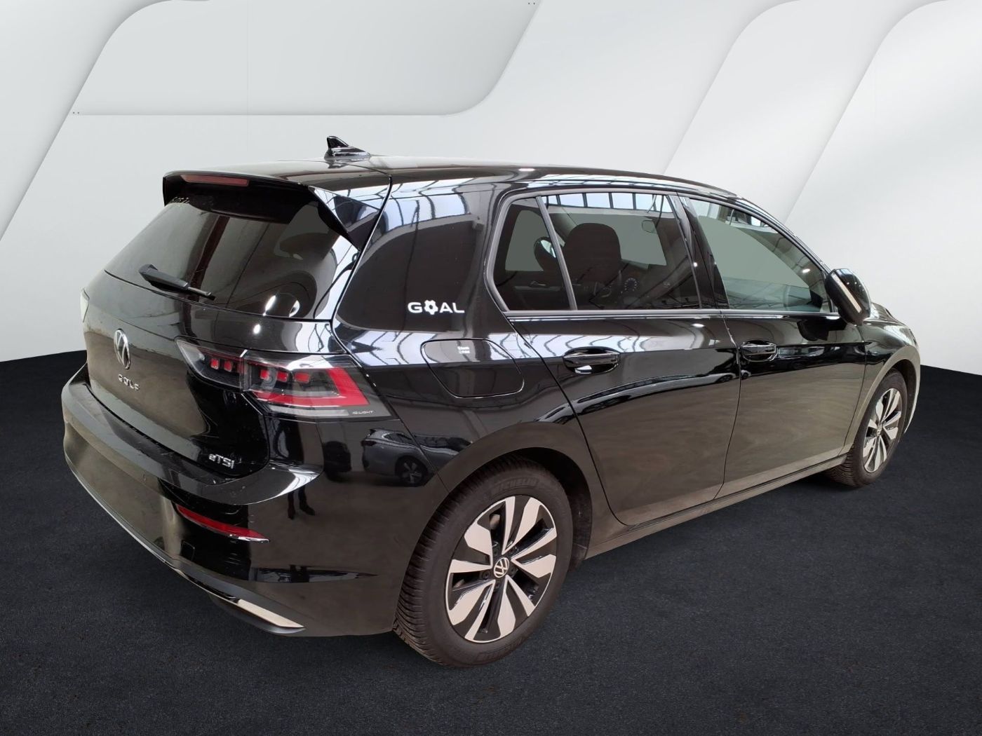Volkswagen Golf 2025 г. Чёрный, пробег 24393 км