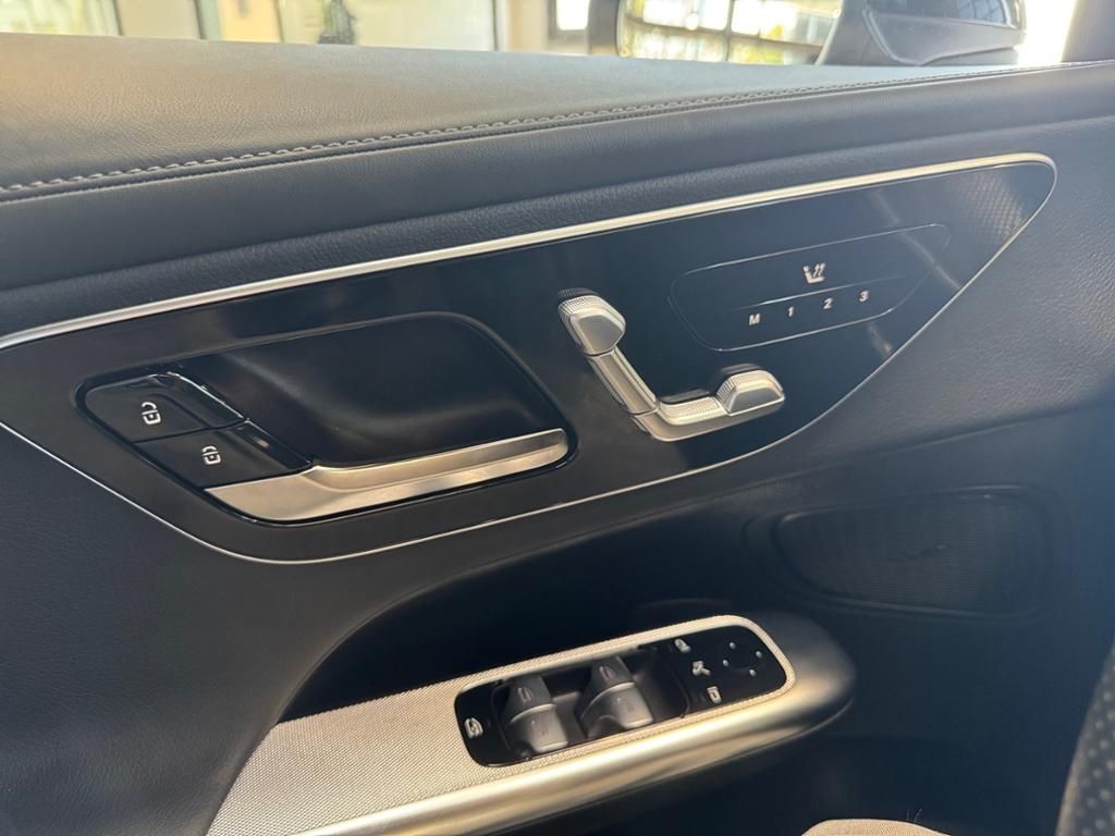 Mercedes-Benz GLC 300 2025 г. Чёрный, пробег 12707 км