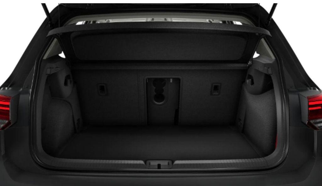 Volkswagen Golf 2024 г. Серый, пробег 14016 км