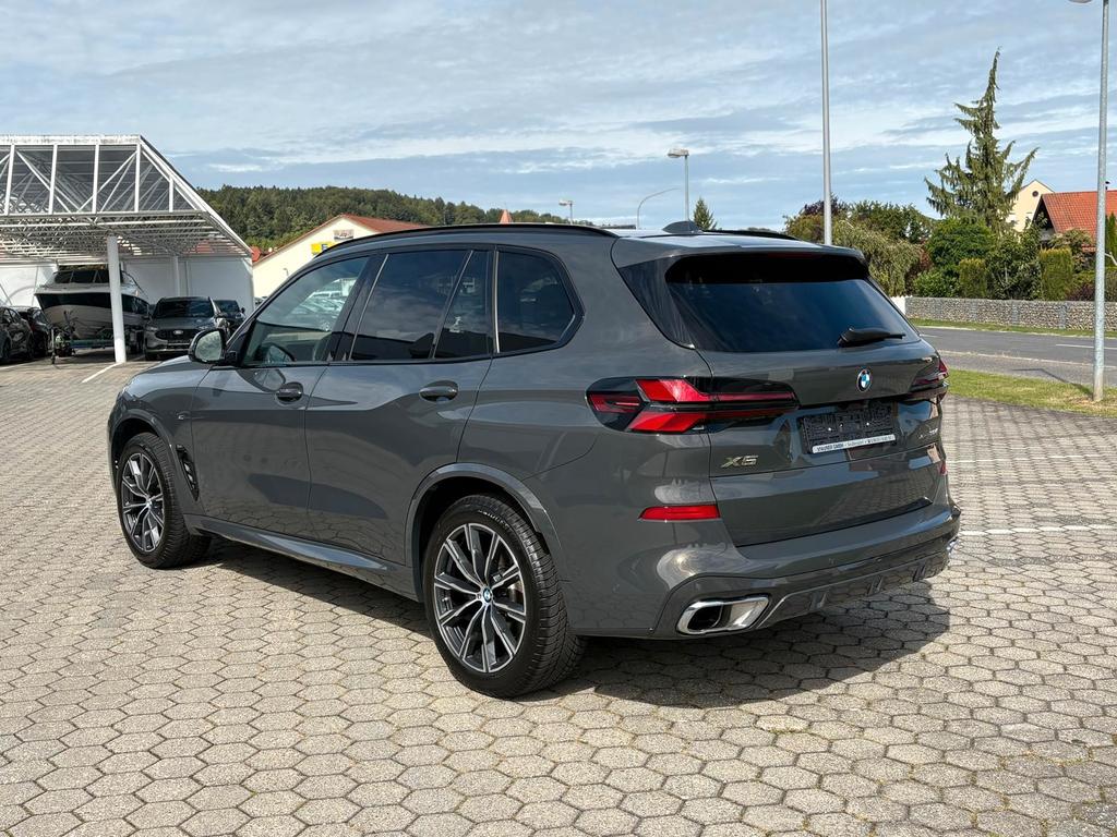 BMW X5 2025 г. Серый, пробег 26004 км