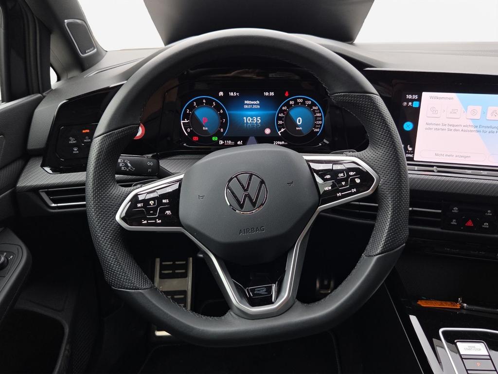 Volkswagen Golf 2024 г. Серый, пробег 26990 км