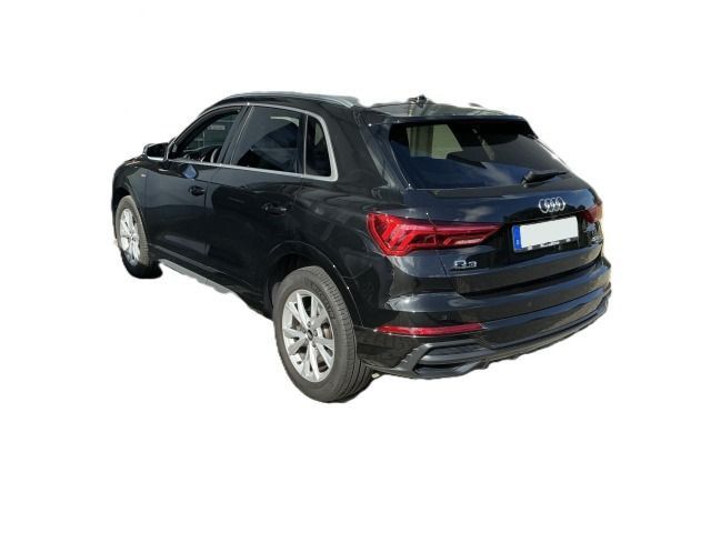 Audi Q3 2022 г. Чёрный, пробег 40352 км