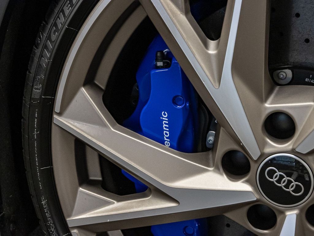 Audi R8 2023 г. Серый, пробег 21659 км