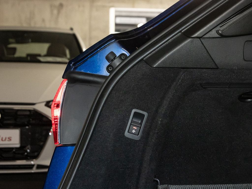 Audi A4 2024 г. Синий, пробег 32912 км