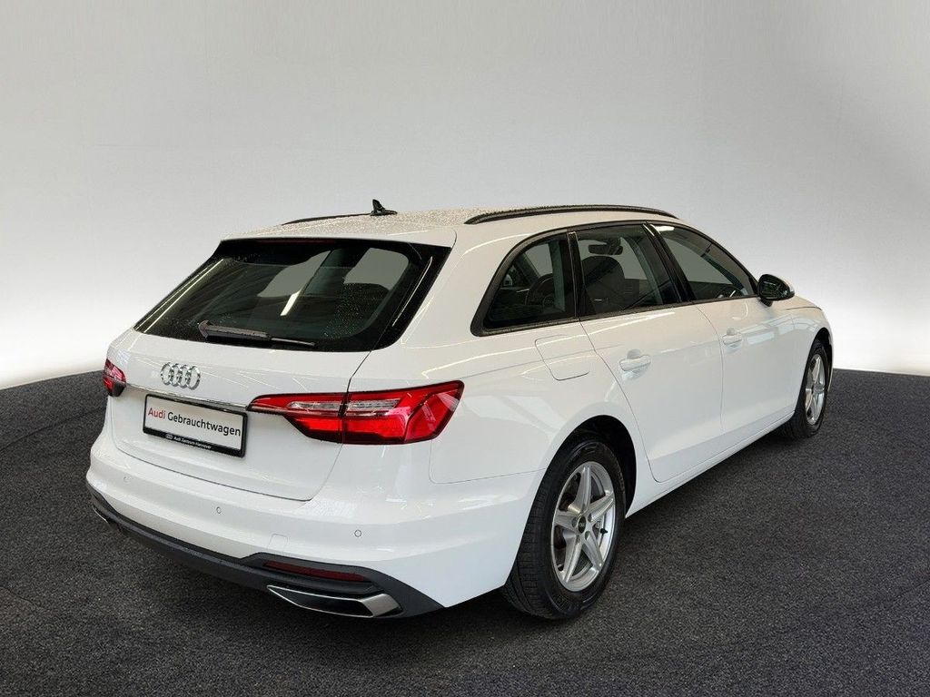 Audi A4 2023 г. Белый, пробег 44020 км