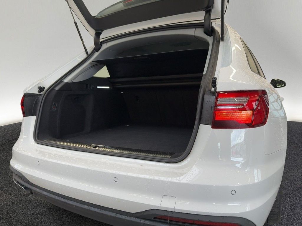 Audi A4 2023 г. Белый, пробег 44020 км