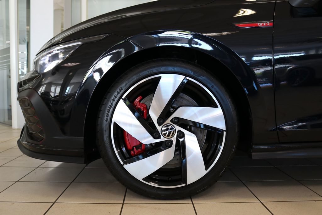 Volkswagen Golf 2022 г. Чёрный, пробег 25334 км