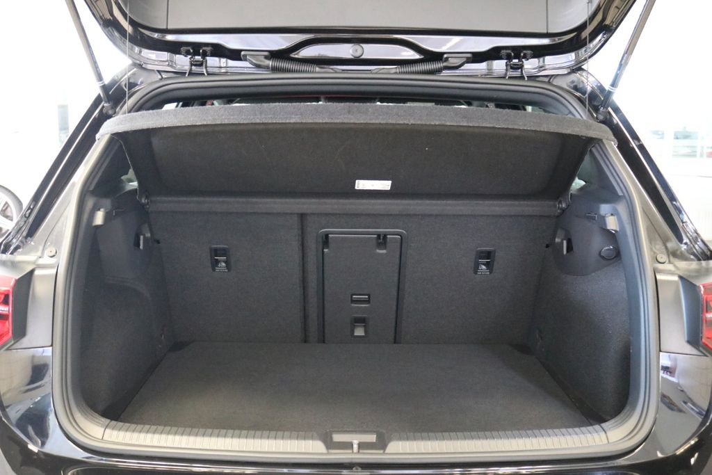 Volkswagen Golf 2022 г. Чёрный, пробег 25334 км
