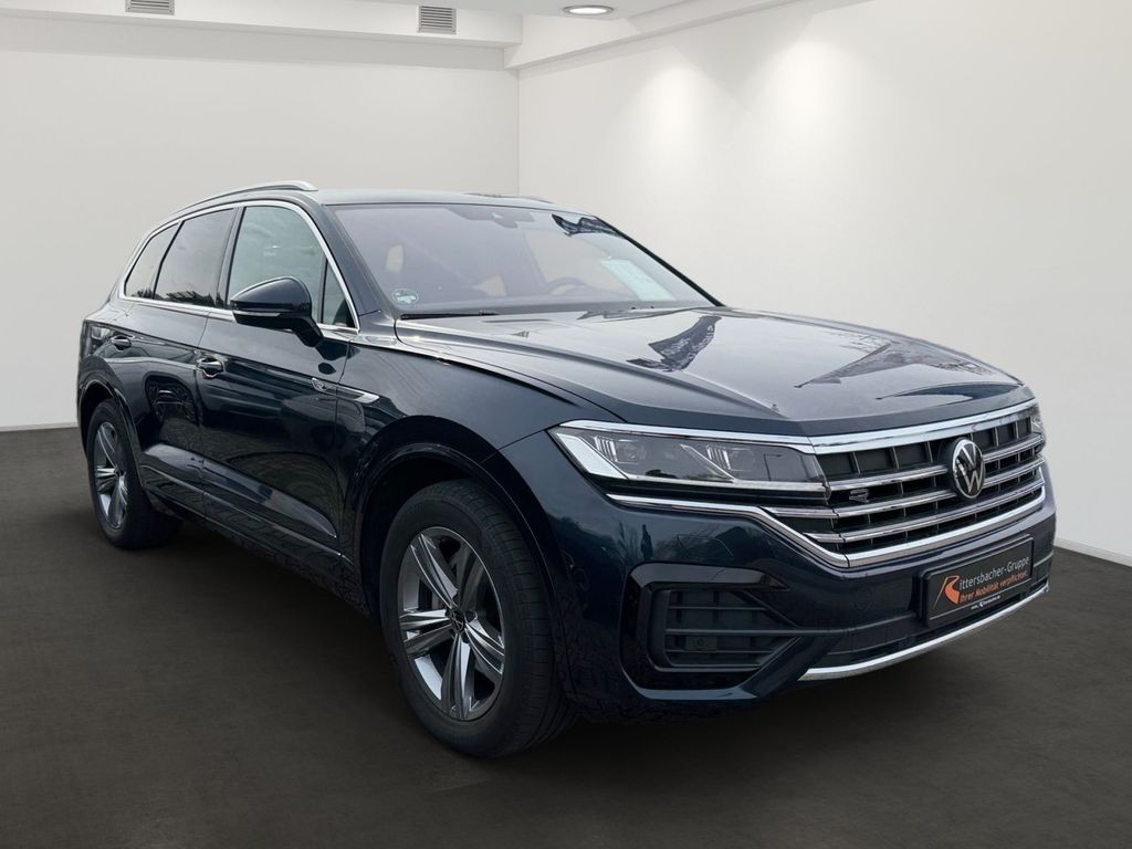 Volkswagen Touareg 2023 г. Синий, пробег 45067 км