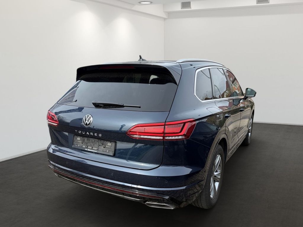 Volkswagen Touareg 2023 г. Синий, пробег 45067 км