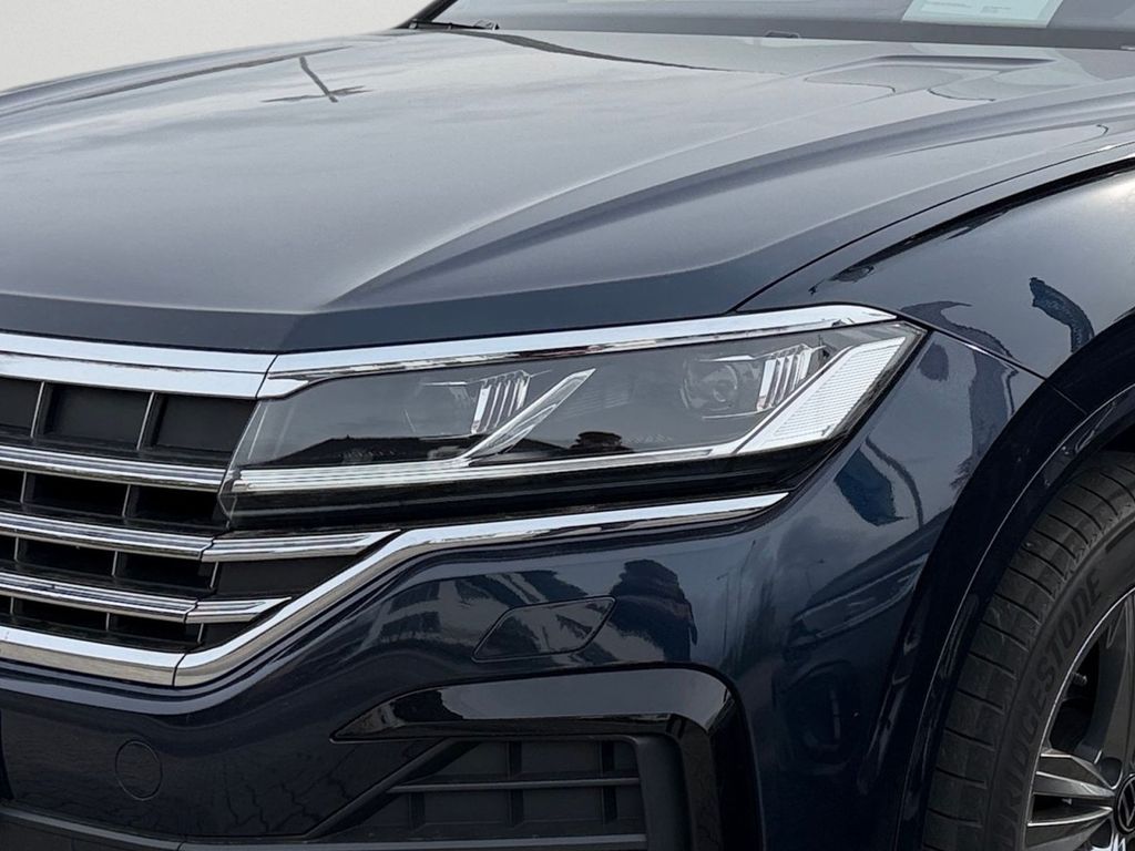 Volkswagen Touareg 2023 г. Синий, пробег 45067 км