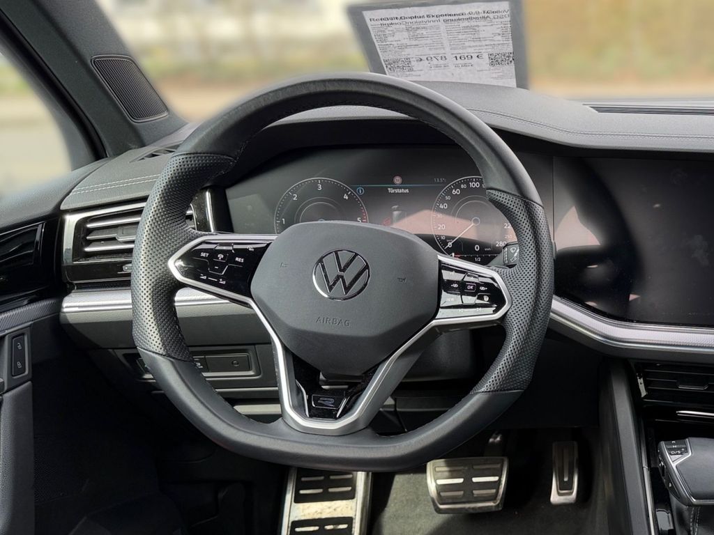 Volkswagen Touareg 2023 г. Синий, пробег 45067 км
