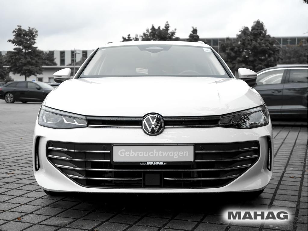 Volkswagen PASSAT VARIANT 2024 г. Белый, пробег 32073 км