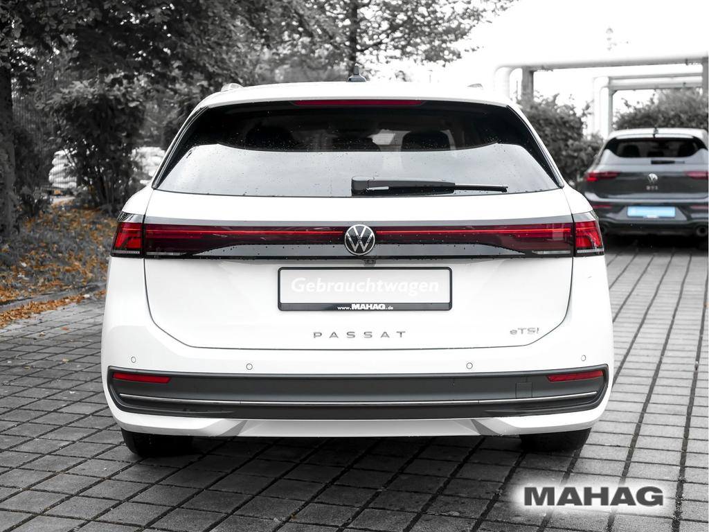 Volkswagen PASSAT VARIANT 2024 г. Белый, пробег 32073 км