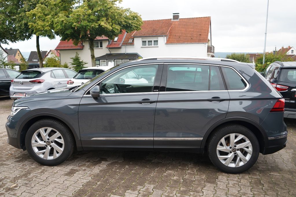Volkswagen Tiguan 2023 г. Серый, пробег 48660 км