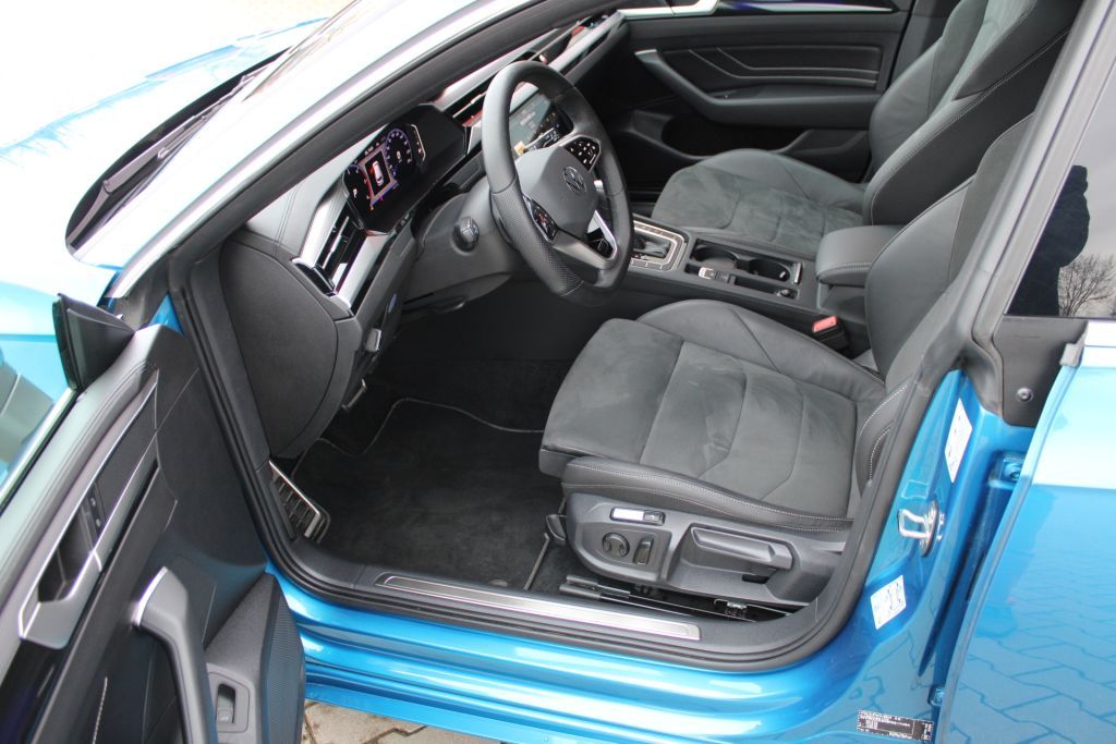 Volkswagen Arteon 2024 г. Синий, пробег 40238 км