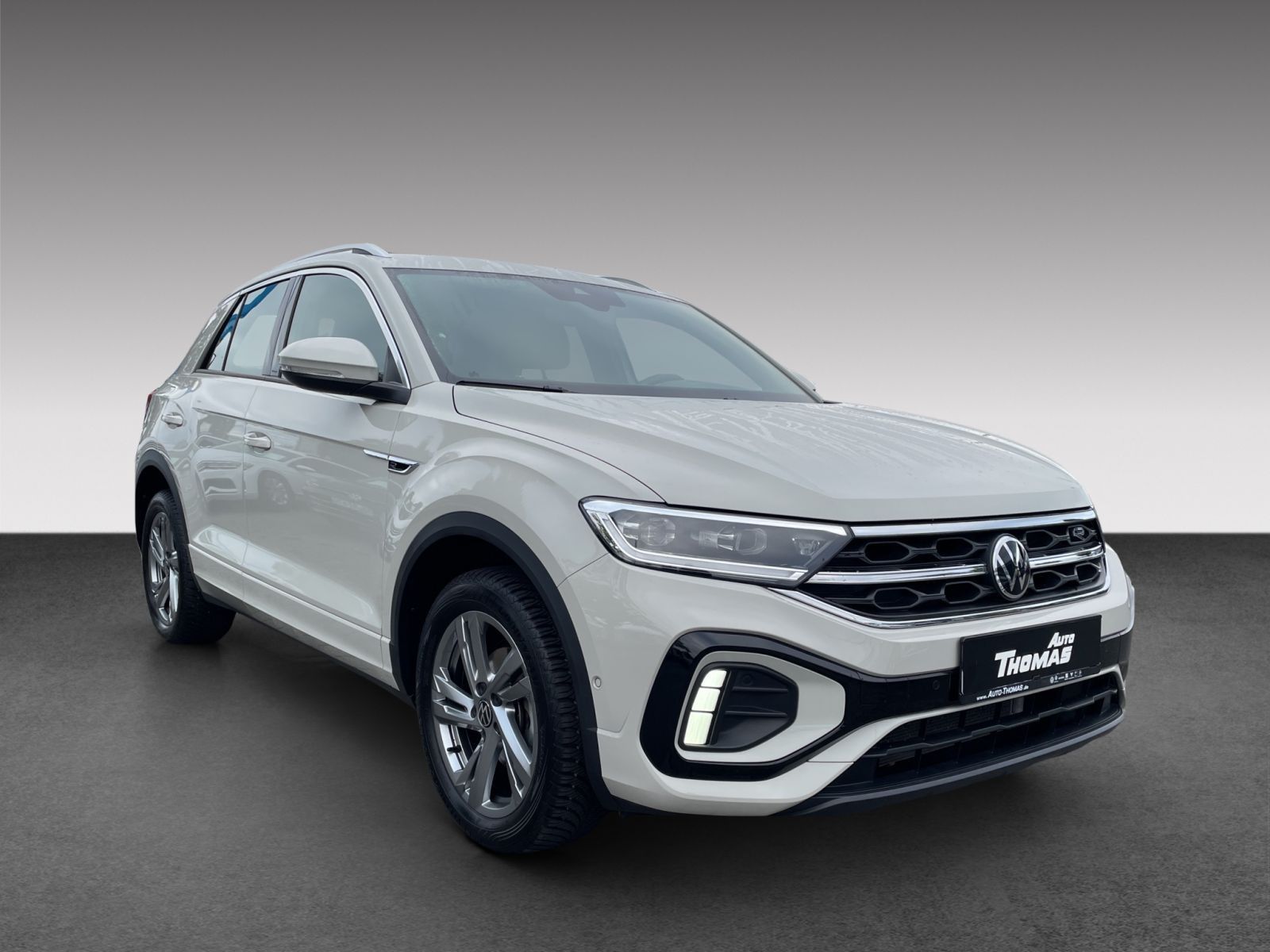 Volkswagen T-Roc 2024 г. Серый, пробег 19479 км