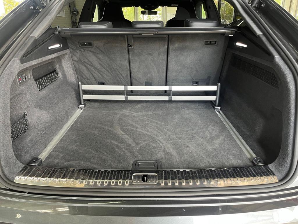 Audi SQ8 2023 г. Серый, пробег 55793 км