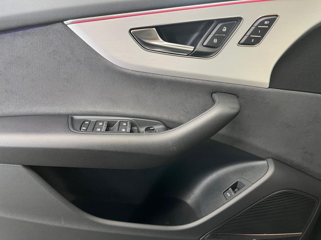 Audi SQ8 2023 г. Серый, пробег 55793 км