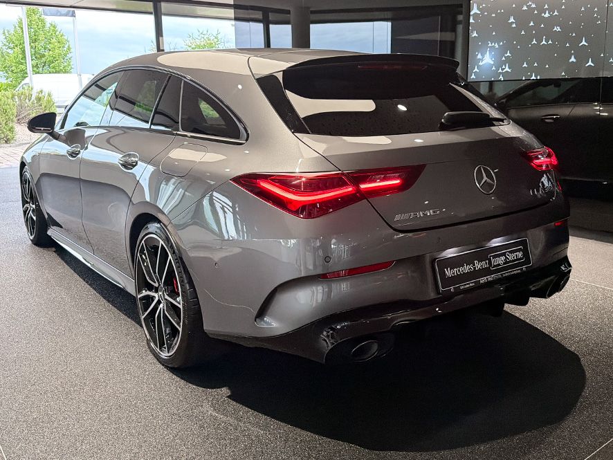 Mercedes-Benz CLA 35 AMG SHOOTING BRAKE 2024 г. Серый, пробег 23000 км