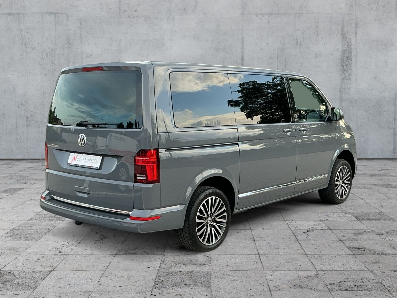 Volkswagen T6 MULTIVAN 2022 г. Белый, пробег 31821 км